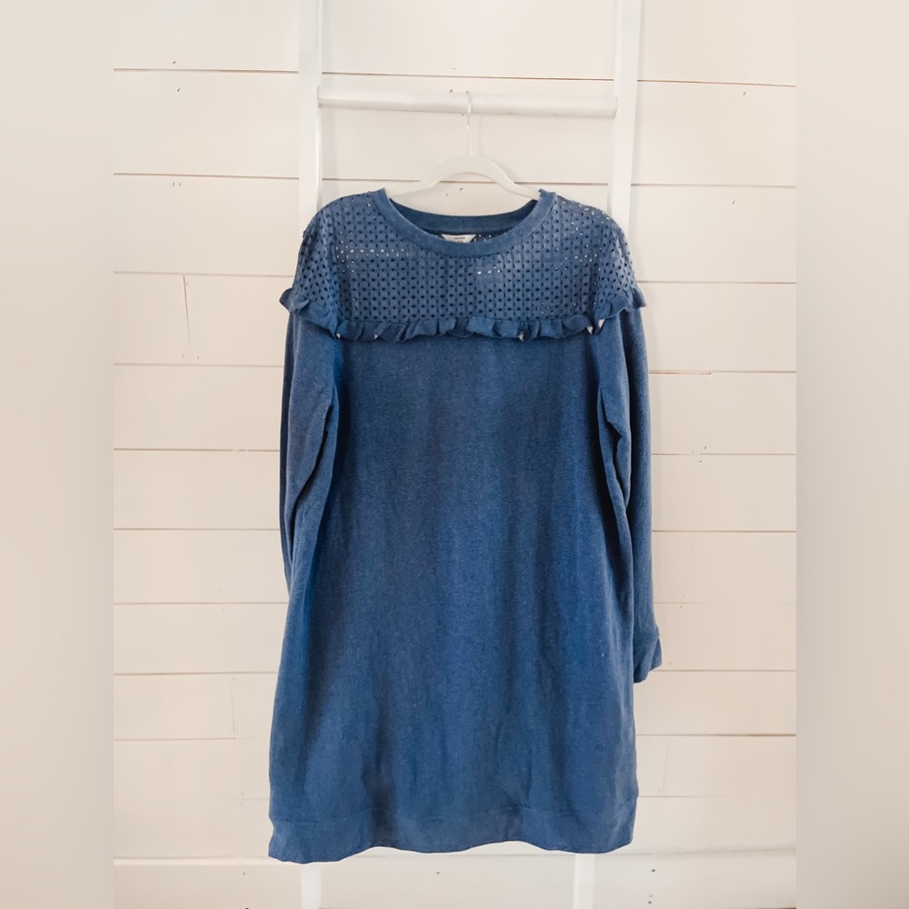 Cute & cozy, Crown & Ivy, sweatshirt dress! ✨